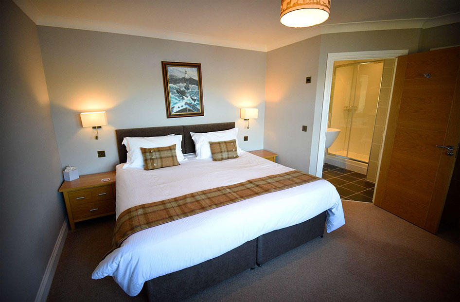 King Size En Suite Double Bedrooms at Heatherfield House Bed and Breakfast in Portree