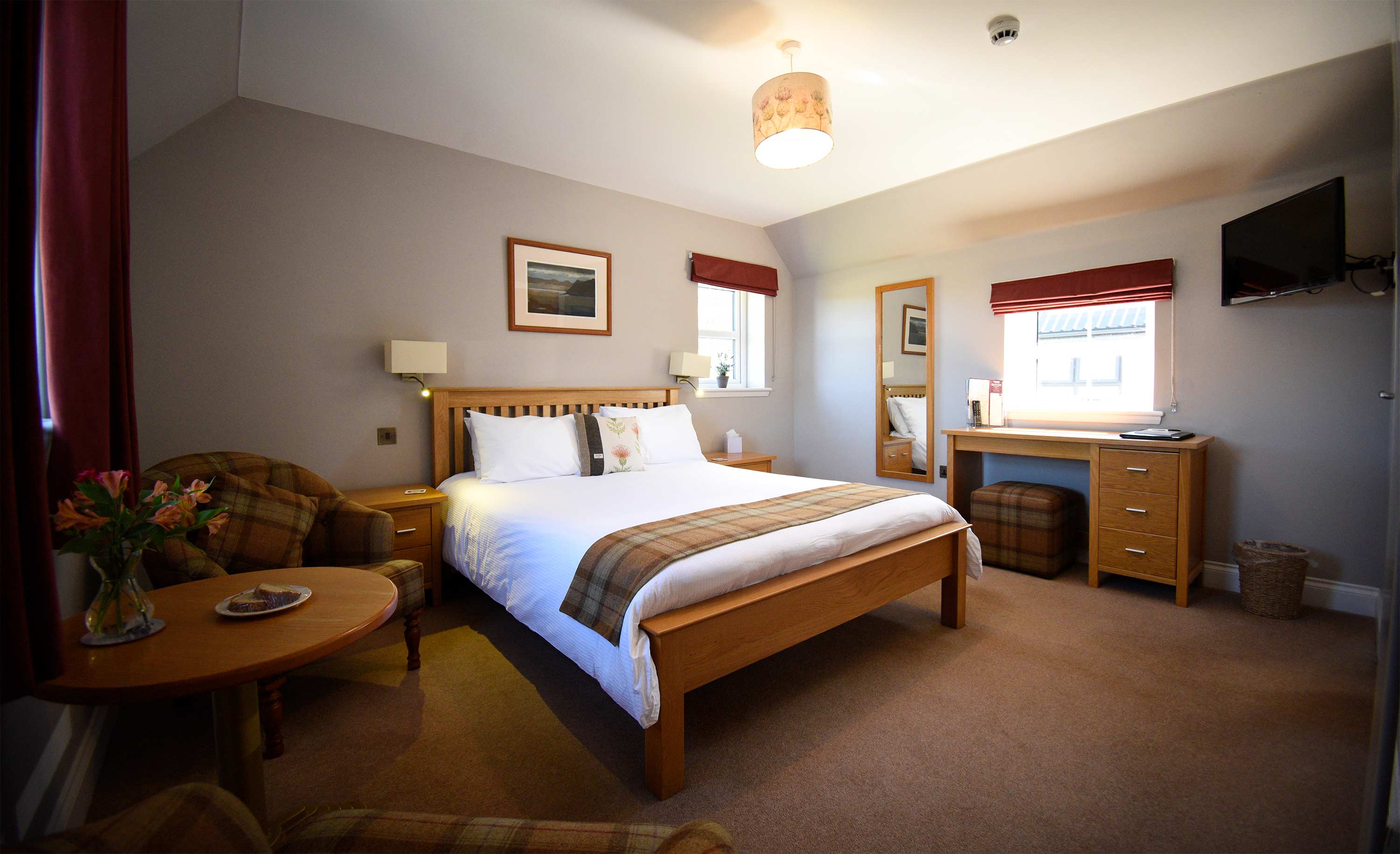 King Size Double Bedrooms at Heatherfield House Bed and Breakfast near Portree