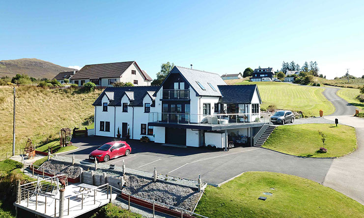 Stay at Heatherfield House Bed and Breakfast near Portree with Private Parking