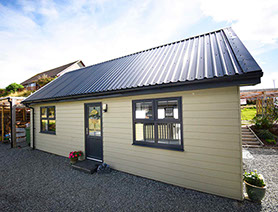 Heatherfield House Self Catering Accomodation offers Private Parking for guests