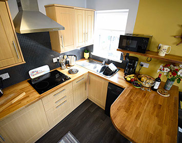Heatherfield House Self Catering Accommodation Kitchen with Oven Hob Microwave Dish Washer Washing Machine and WIFI
