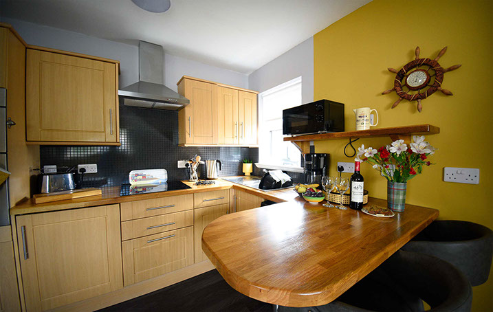 Self Catering Accommodation near Portree with Modern Kitchen with Oven Hob Microwave and Dish Washer